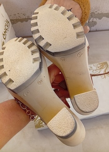 Renkli Baskılı Toka Detaylı Platform Topuklu Kadın Sandalet - Görsel 6