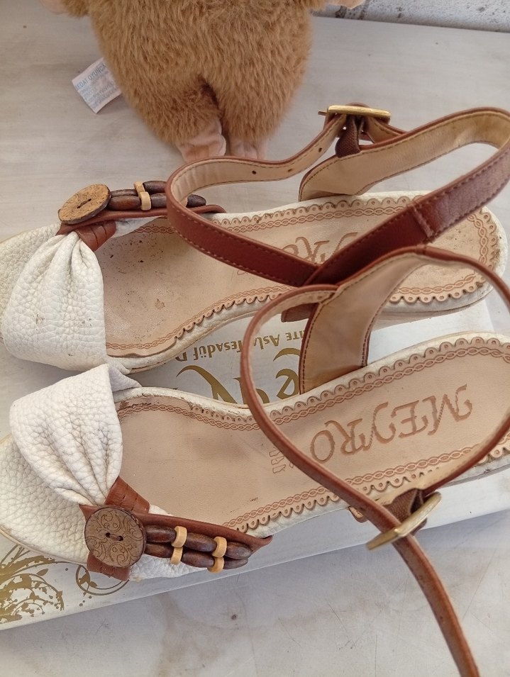 Renkli Baskılı Toka Detaylı Platform Topuklu Kadın Sandalet - Görsel 5