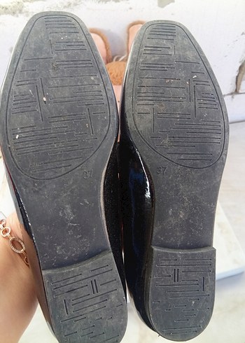 Siyah Yılan Desenli Tokalı Kadın Babet - Görsel 4