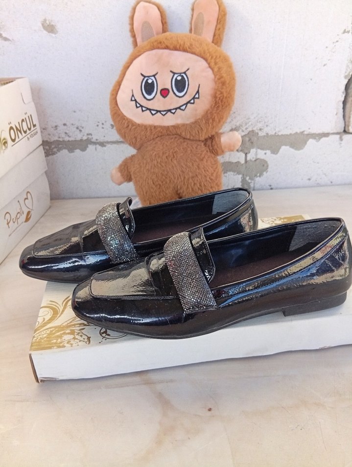 Siyah Yılan Desenli Tokalı Kadın Babet - Görsel 2