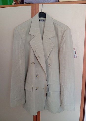 Bej Düğmeli Erkek Ceket - Görsel 2