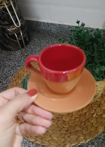 Beden pembe Renk comlekten Fincan ve Tabak Seti