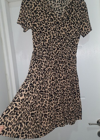 Leopar Desenli Midi Elbise, V Yaka, Kısa Kollu