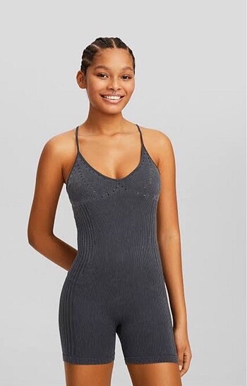 etiketki bershka tukum