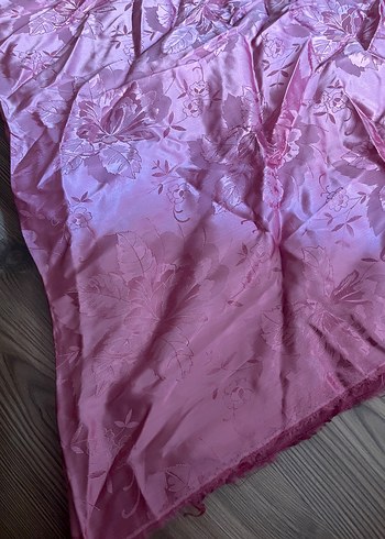 Zara Pembe Çiçek Desenli Saten Kumaş