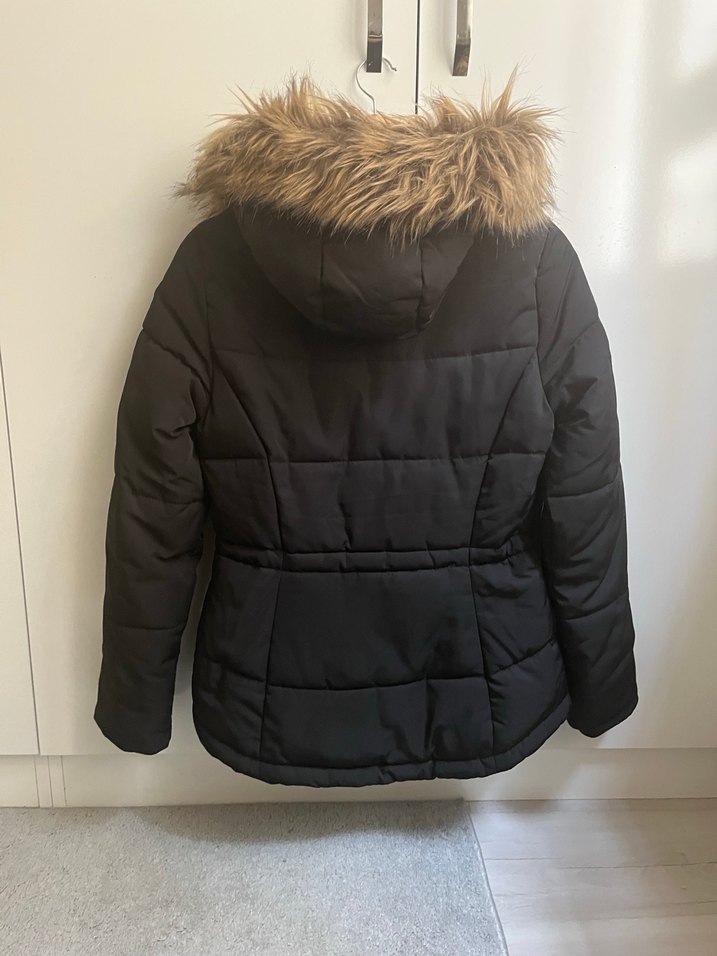 Kürklü Kapüşonlu Siyah Kadın Kış Montu - Görsel 3