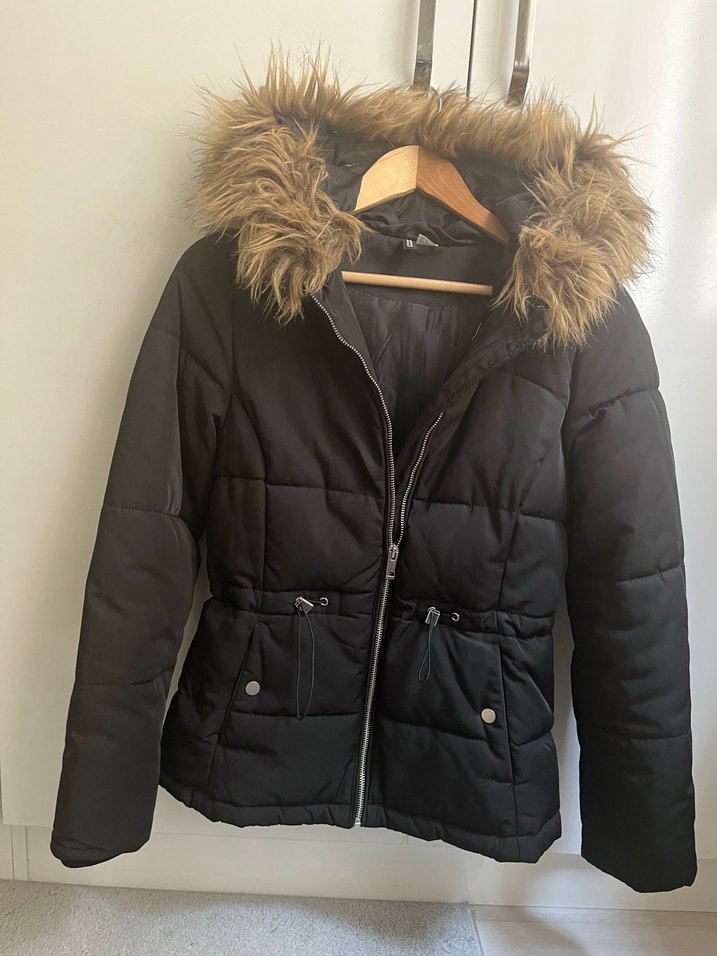 Kürklü Kapüşonlu Siyah Kadın Kış Montu - Görsel 2