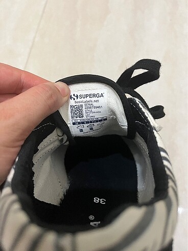 38 Beden Superga