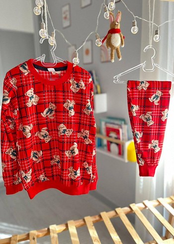 Kırmızı Bağlama Desenli Kadın Pijama Takımı - Görsel 6