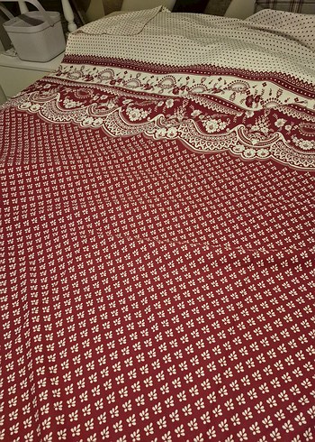 Bordo Desenli Yatak Örtüsü - Görsel 2