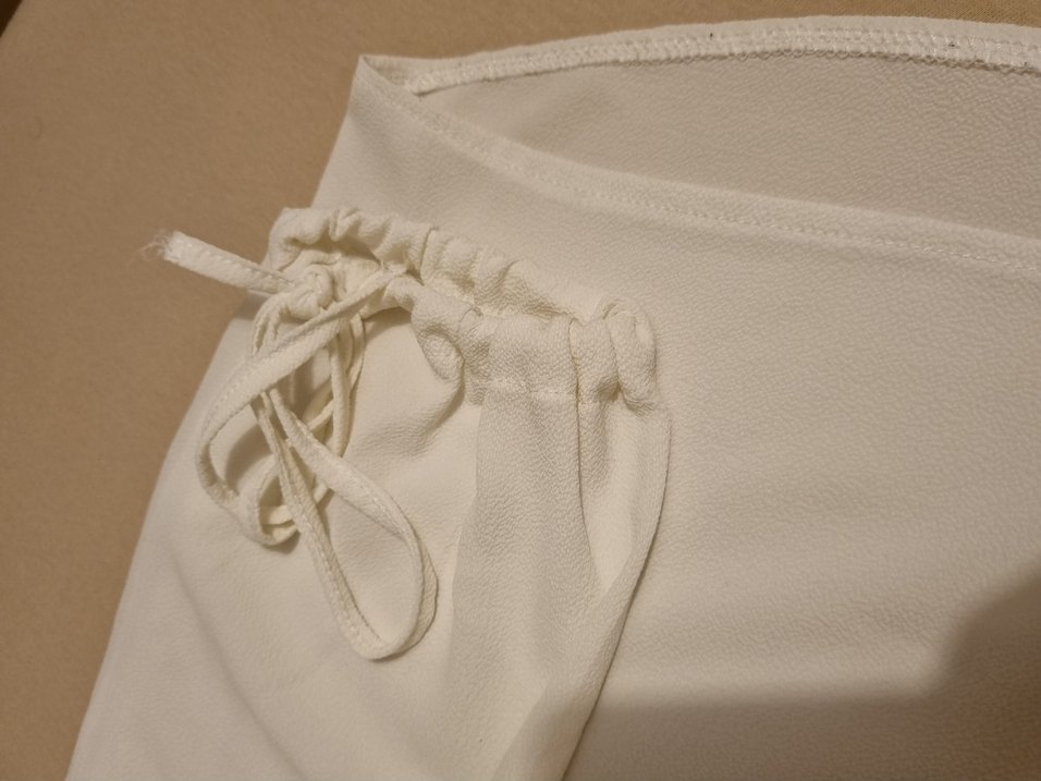 Beyaz saten bluz - Görsel 2