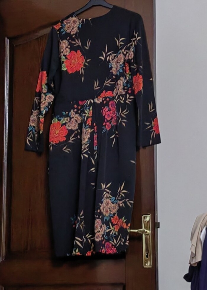 Mükemmel Çicekli Elbise - Görsel 3