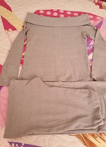 Zara Triko. Pantolon yaka detaylı Pantolon takım vericem