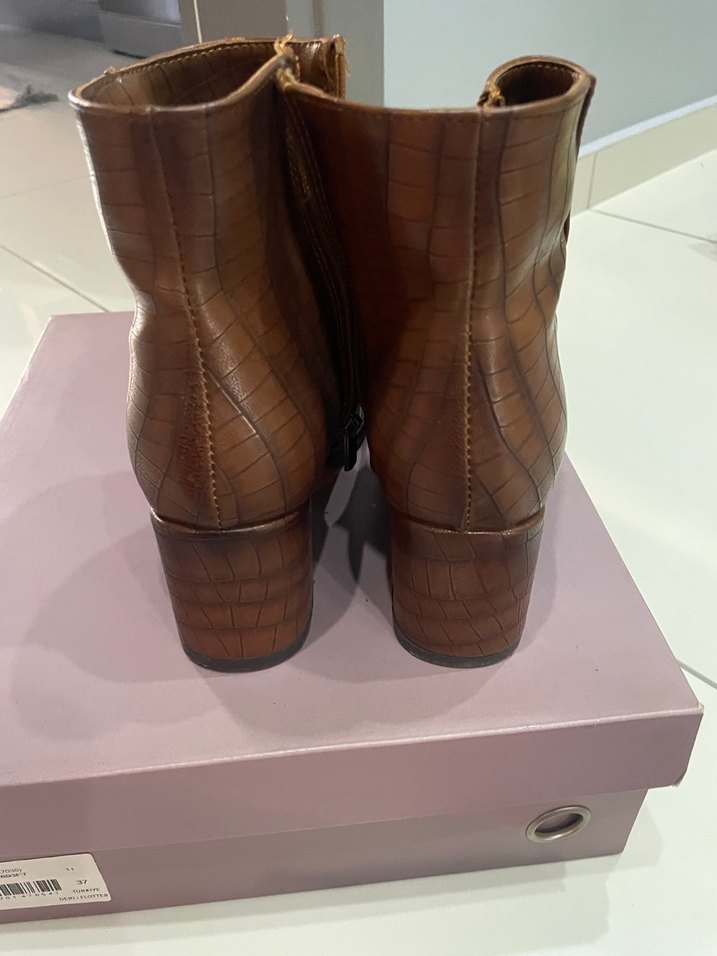 Kahverengi Kadın Bot Hotiç yaya - Görsel 3