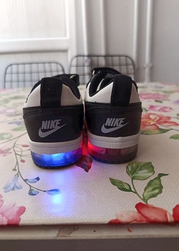 Nike Erkek Çocuk Beyaz Siyah Spor Ayakkabı - Görsel 5