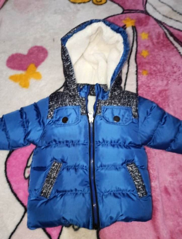 Erkek Çocuk Mavi Kapüşonlu Kürklü Mont - Görsel 3