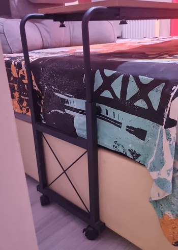 Diğer Tekerlekli Yatak Üstü Masa siyah krom ayak