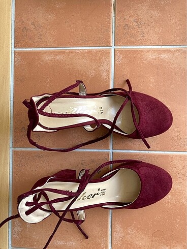 Flo Ayakkabı Suit bordo topuklu ayakkabı