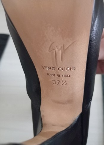 G. Zanotti, gerçek kuzu derisi,bacakları harika gösteriyor - Görsel 3