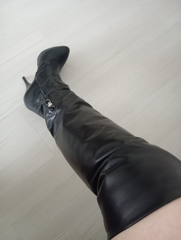 G. Zanotti, gerçek kuzu derisi,bacakları harika gösteriyor - Görsel 2