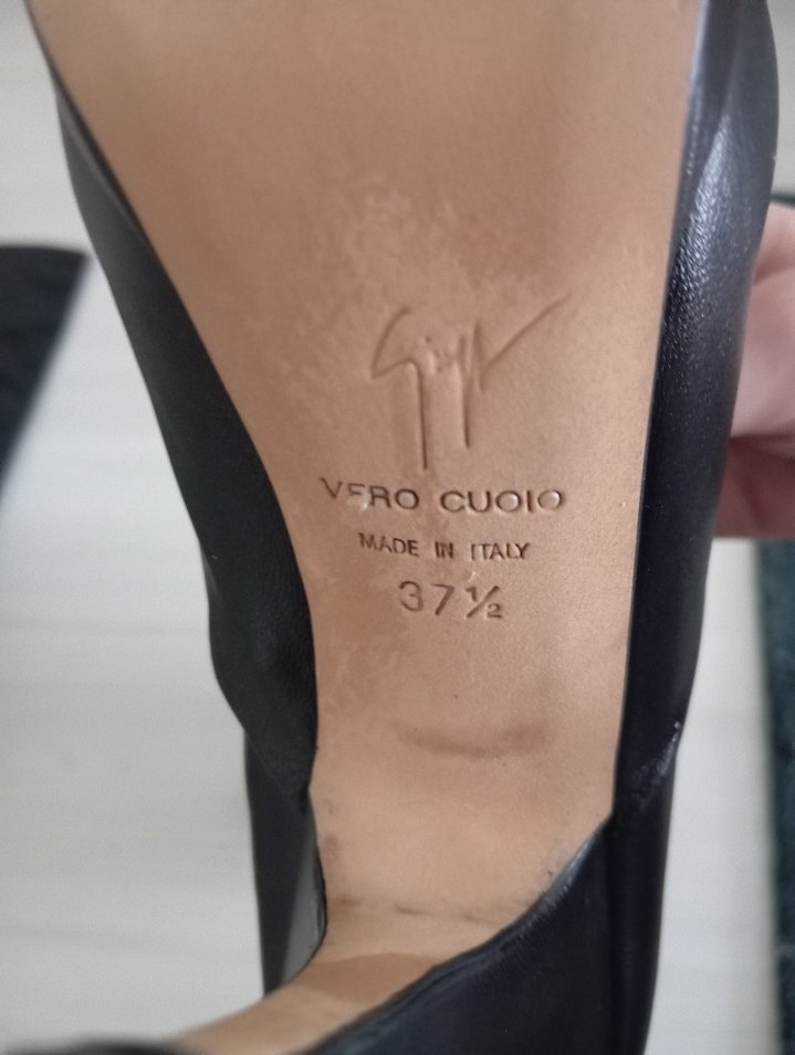 G. Zanotti, gerçek kuzu derisi,bacakları harika gösteriyor - Görsel 3