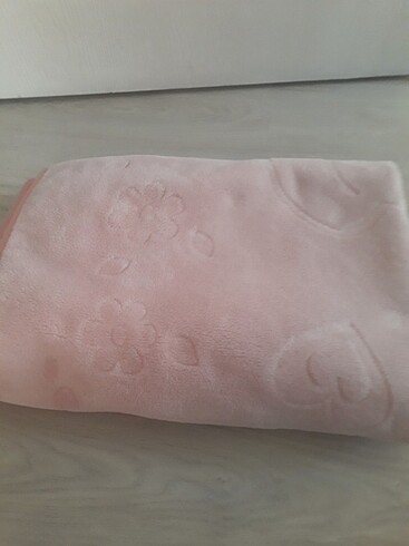 Pembe kiz bebek.battaniyesi