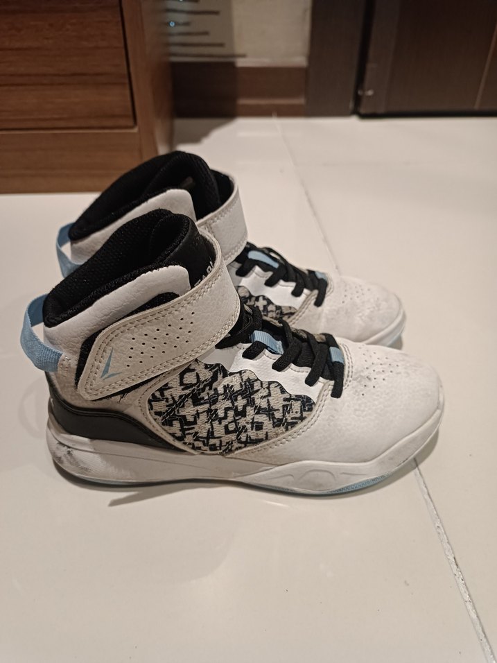 Yılan Desenli Beyaz Erkek Çocuk Spor Ayakkabı - Görsel 2