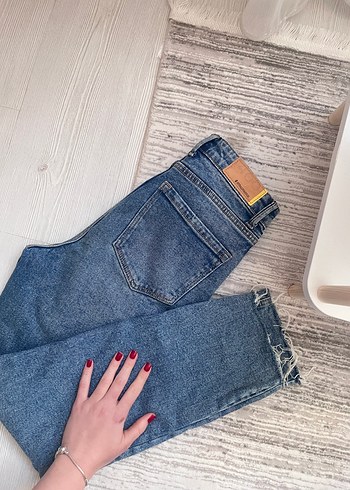 Stradivarius Mavi Regular Fit Midi Kadın Kot Pantolon