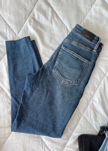 Mavi Kemerli Normal Kesim Midi Kot Pantolon