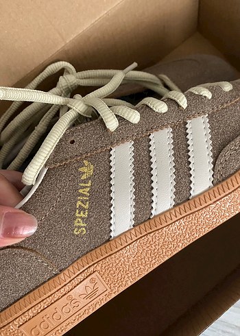 Adidas spezial ayakkabı