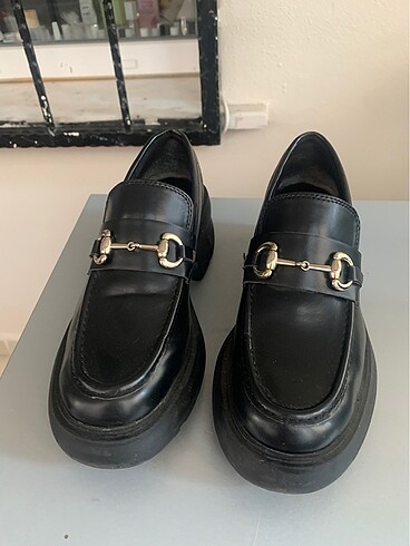 38 Beden siyah Renk Hm Oxford loafer gold takılı siyah ayakkabı