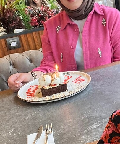 Taşlı gömlek