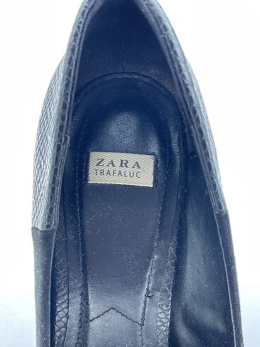 37 Beden çeşitli Renk Zara Stiletto %70 İndirimli.