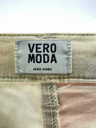38 Beden çeşitli Renk Vero Moda Jean / Kot %70 İndirimli.