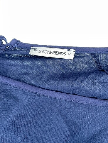 m Beden lacivert Renk PreLoved T-shirt %70 İndirimli.