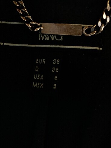 38 Beden siyah Renk Mango Blazer %70 İndirimli.