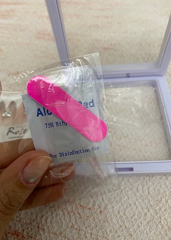 Bej Renkli Parlak Tırnak Süslemeleri - Görsel 4