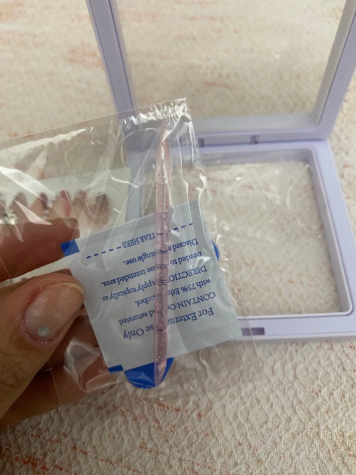 Bej Renkli Parlak Tırnak Süslemeleri - Görsel 3