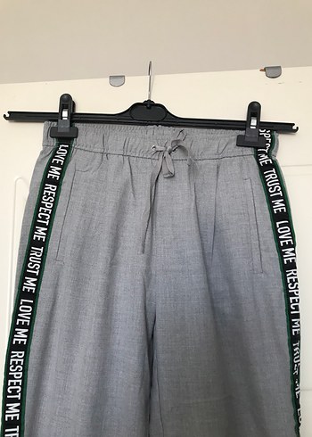 Bershka Gri Kemerli Bol Kesim Kadın Kumaş Pantolon