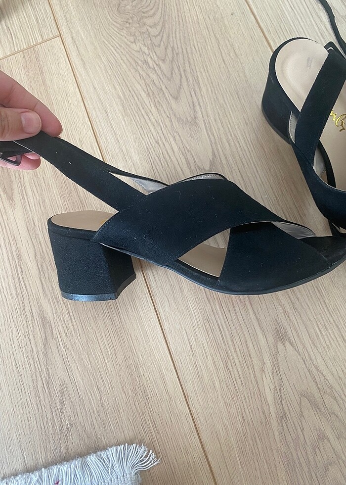 Kısa topuklu ayakkabı - Görsel 2