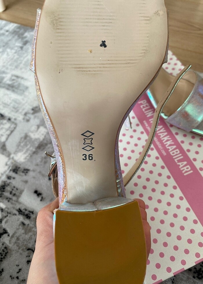 Kısa topuklu ayakkabı - Görsel 3