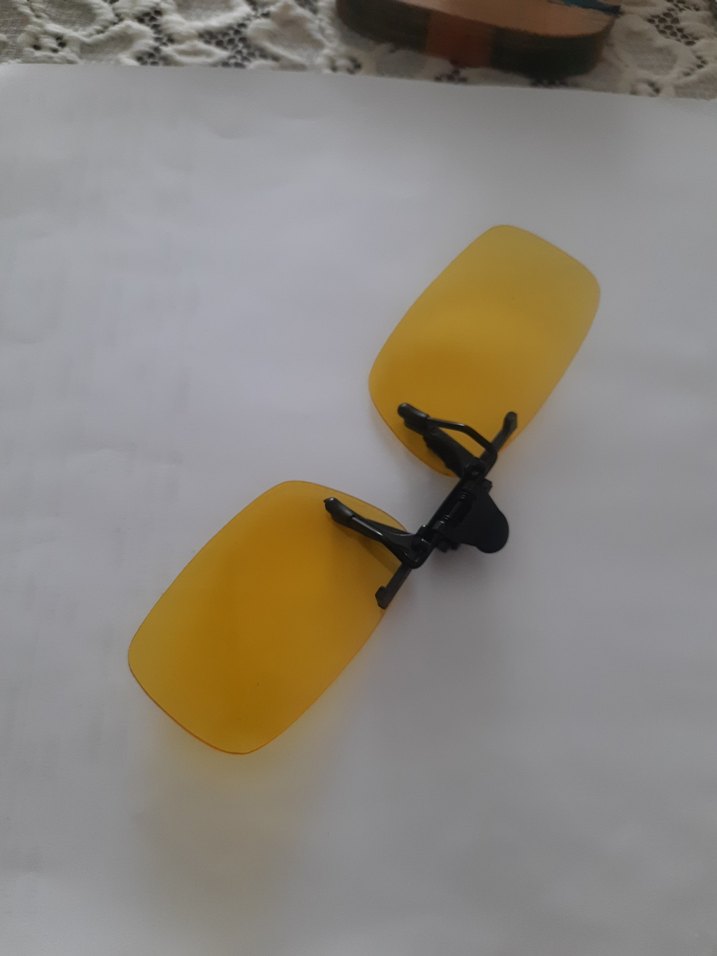 Sarı Tokalı Minimalist Kadın Gözlüğü - Görsel 4