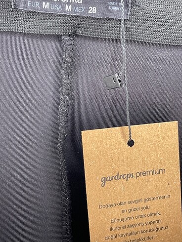 m Beden siyah Renk Bershka Mini Etek %70 İndirimli.