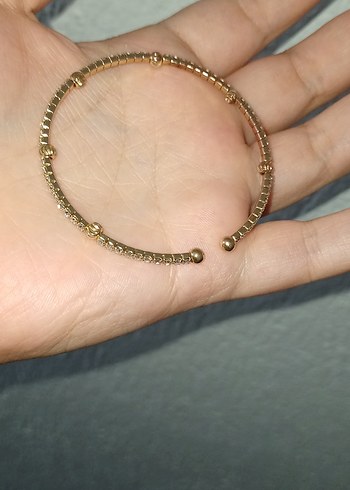 Diğer Minimal Altin Tonlu İnce Bileklik