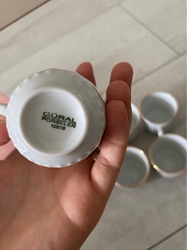  Beden beyaz Renk 12 lokumluk+5?li Güral fincan seti