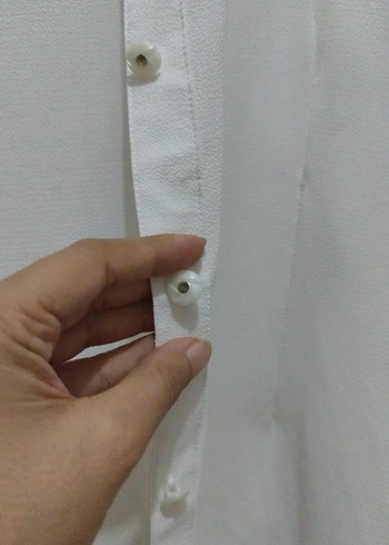 Zara Düğmeli Beyaz Uzun Kollu Kadın Gömlek