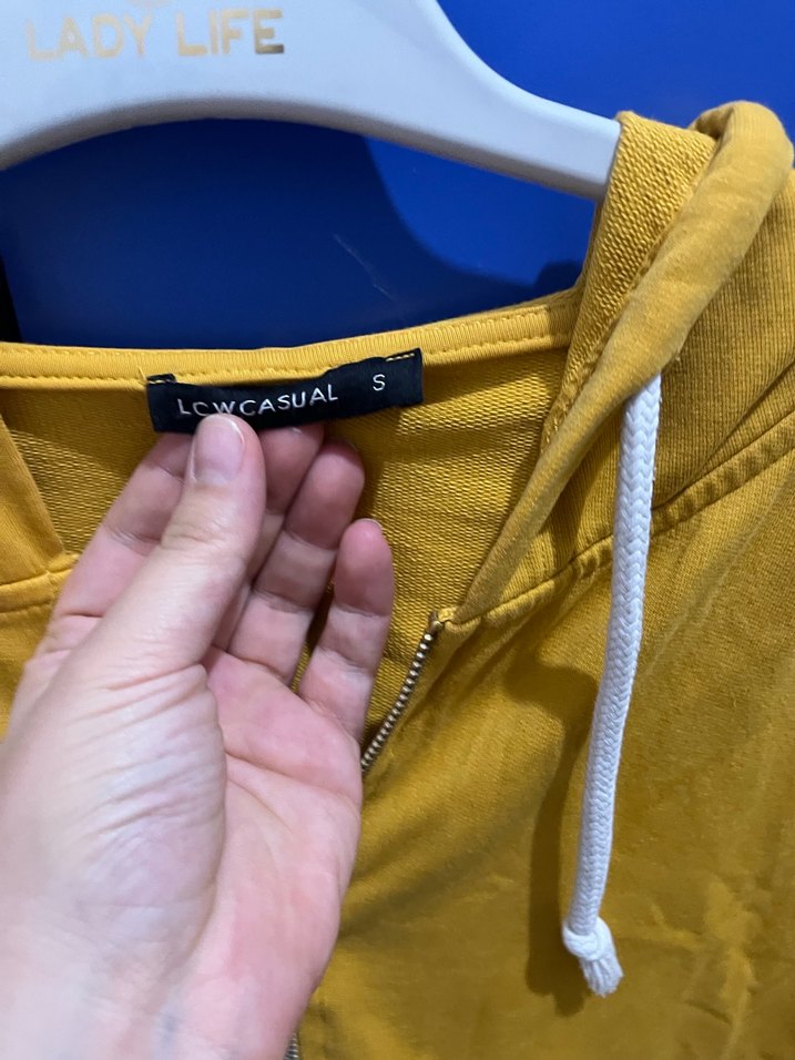 Sarı Kapüşonlu Fermuarlı Kadın Hırka - Görsel 5