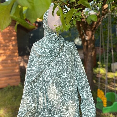 Örtülü namaz elbisesi