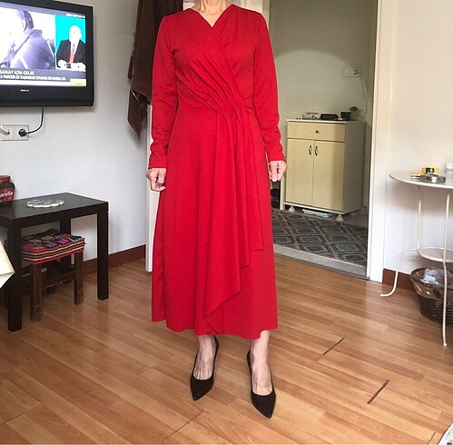 38 Beden kırmızı Renk Şık yeni elbise