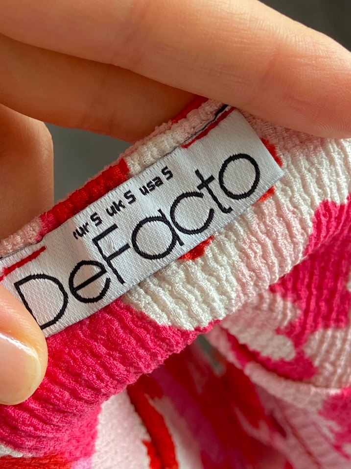 Boyundan Bağlamalı Kırmızı Drapeli V Yakalı Crop Top - Görsel 4